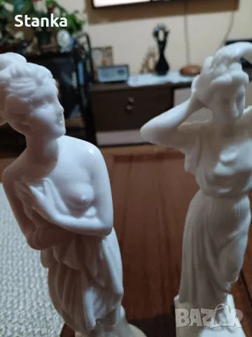 Скулптури - Афродита, снимка 2 - Нумизматика и бонистика - 50058477