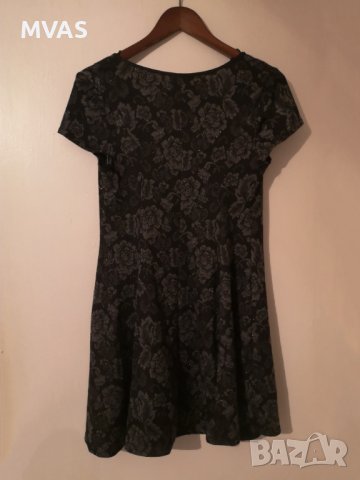 Рокля графитено сива с рози M-L размер, снимка 3 - Рокли - 38346748