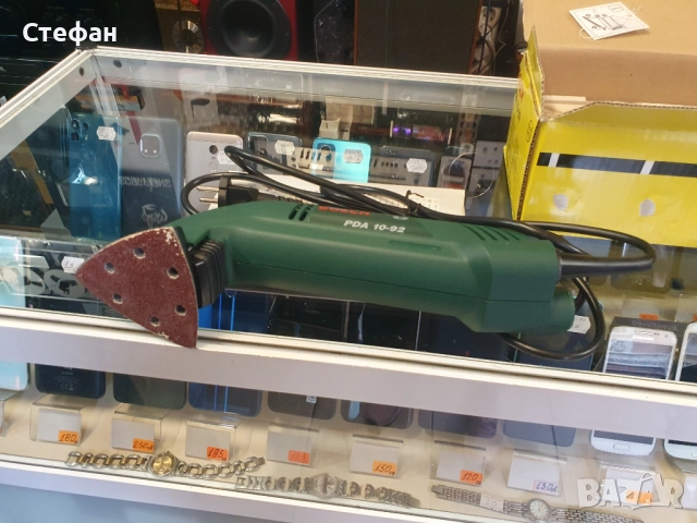 Вибрационен делташлайф BOSCH PDA 10-92 с кутия е резервни приставки. В отлично техническо и визуално, снимка 4 - Други инструменти - 51973123