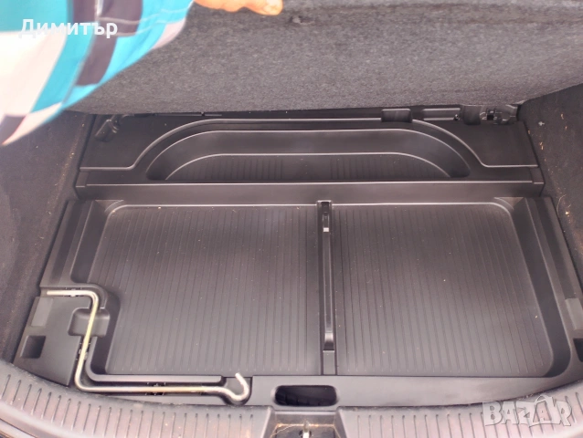 Продавам Mazda 3 на части 1.4 бензин 2005 год.Код на двигателя ZJ384851 Всичко по колата е налично , снимка 5 - Части - 53212582