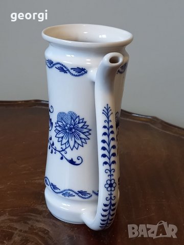 Порцеланово бърдуче син лук