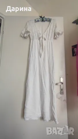 Бяла лятна рокля с деколте Stradivarius, снимка 3 - Рокли - 50181918