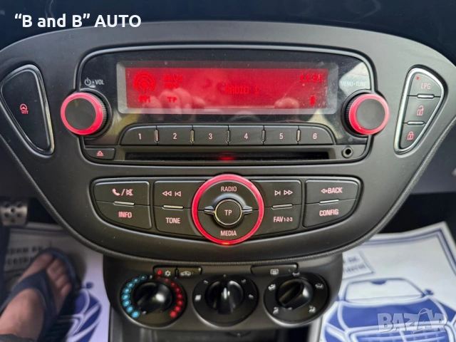 Opel Corsa 1.4 Бензин/Газ, 2015 г.,  ЕВРО 6 В, снимка 14 - Автомобили и джипове - 53053394