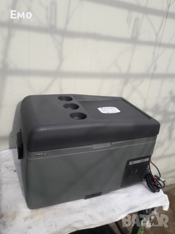 Преносим компресорен хладилник  12-24 волта.