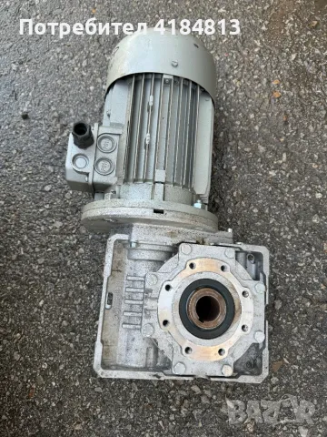 Трифазен Мотор-редуктор 1,1 kw/70 оборота, снимка 2 - Електродвигатели - 47521712