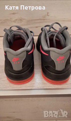 Детски маратонки Nike 34 номер, снимка 3 - Детски маратонки - 56334625