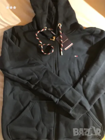Продавам оригинален суичър Tommy Hilfiger