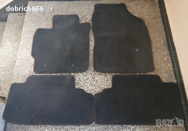 Мокетени стелки Toyota Auris 2006-2012 Petex Тойота Аурис