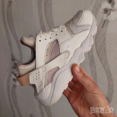 маратонки Nike Air Huarache номер 40 ,5 - бяло, снимка 8 - Маратонки - 50799622