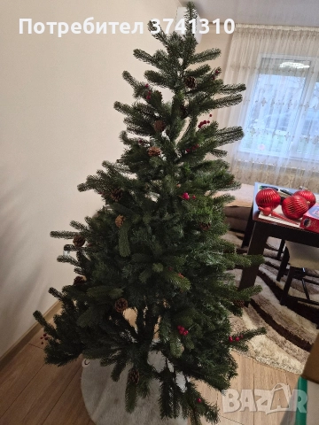 Елха 180см с шишарки, снимка 2 - Декорация за дома - 52961089