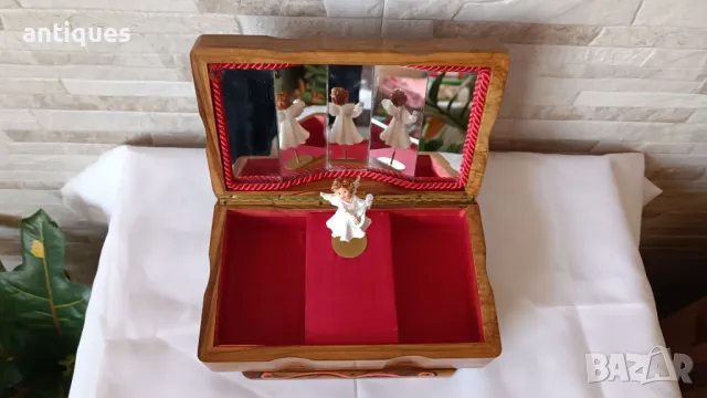 Стара дървена музикална кутия за бижута , снимка 6 - Антикварни и старинни предмети - 49397406