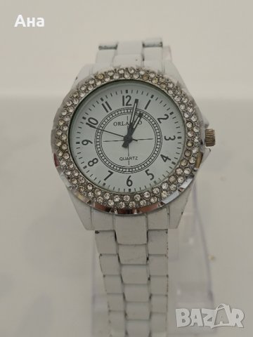 Красив дамски часовник обсипан с камъни ., снимка 1 - Дамски - 44450938