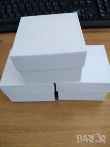 Бели кутиики неукрасени за персонална украса, снимка 2 - Декорация - 29446138