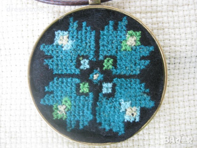 Бродирани бижута с шевици 2, снимка 11 - Колиета, медальони, синджири - 29697661