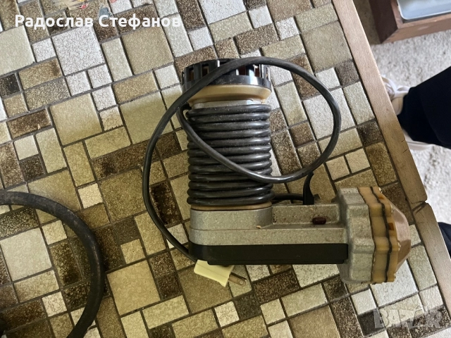 Ръчен електрически компресор Муст, снимка 5 - Антикварни и старинни предмети - 52246349