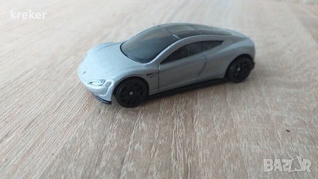 Tesla roadster hot wheels 1:64, снимка 1 - Коли, камиони, мотори, писти - 39452578