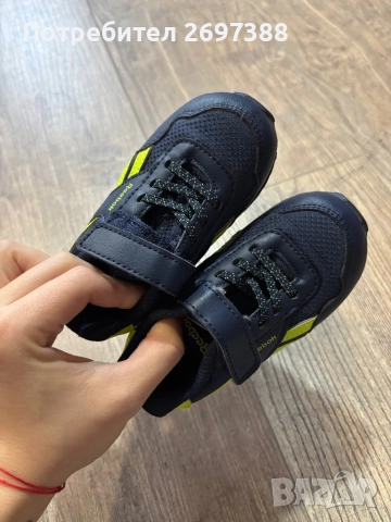 Нови Reebok, снимка 2 - Детски маратонки - 51967539