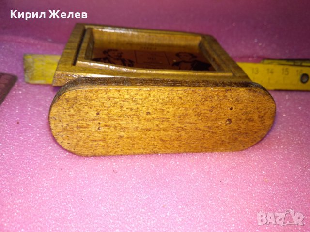 2014г. 90 ГОДИНИ ОУ БРАТЯ МИЛАДИНОВИ БУРГАС ЮБИЛЕЕН НАСТОЛЕН ПАМЕТЕН ПЛАКЕТ МЕСИНГ и ДЪРВО 42874, снимка 8 - Антикварни и старинни предмети - 44307193