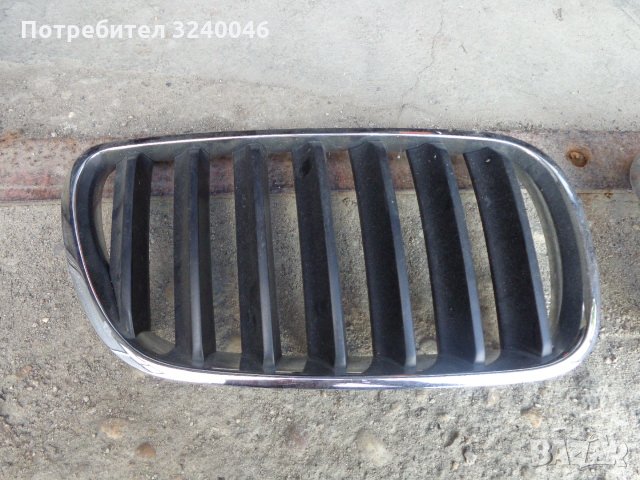 Решетки в предният капак на БМВ, снимка 2 - Аксесоари и консумативи - 35110244