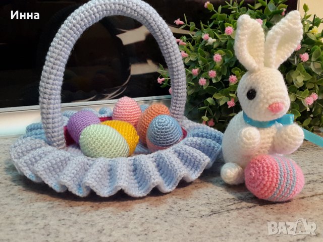 Великденски подаръци. Зайчето и яйцата в кошницата. Плетена играчка. Ръчно изработени., снимка 3 - Романтични подаръци - 40207441