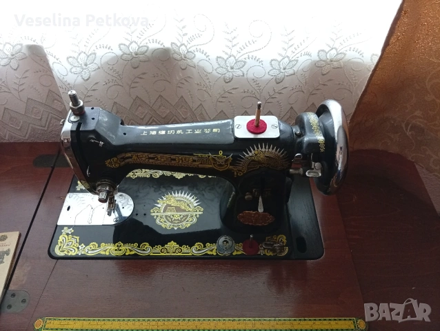 Шевна машина, снимка 2 - Антикварни и старинни предмети - 54237942