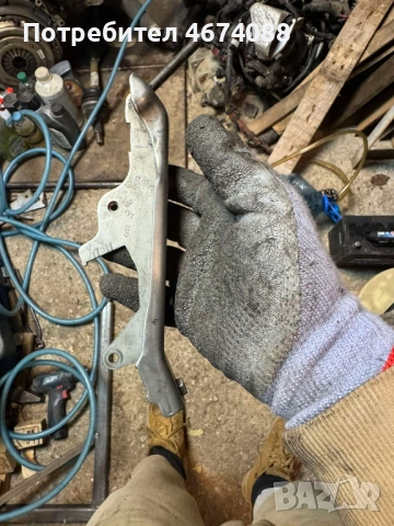 Стойка или планка за оборудването на двигател на Мерцедес Mercedes 2.2Cdi само за 10лв. A6510901027