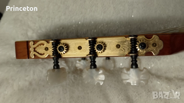 Продавам класическа китара 🎸🎸🎸 YAMAHA G240, снимка 13 - Китари - 51450288