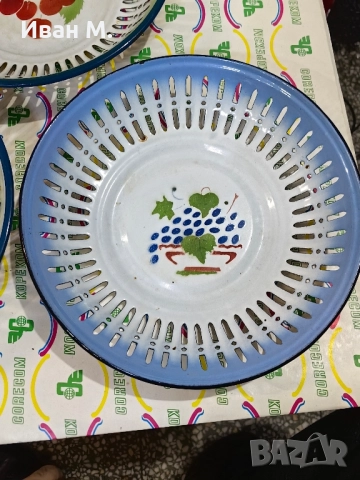 Стари емайлирани панери , снимка 3 - Антикварни и старинни предмети - 52330073