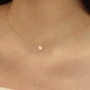 Деликатно и минималистично кръгло златно колие с висулка., снимка 1