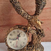 Сувенир орел с часовник , снимка 1 - Статуетки - 31805099