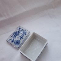 Порцеланова кутийка Майсен син лук, снимка 5 - Антикварни и старинни предмети - 42874772