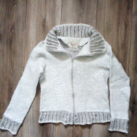 Детска жилетка, снимка 1 - Детски пуловери и жилетки - 44746272