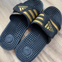 Оригинални черно/златисти чехли adidas Adissage 40 н, снимка 5 - Мъжки чехли - 44795889