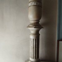 Ретро постамент с ваза комплект, снимка 1 - Антикварни и старинни предмети - 44803184