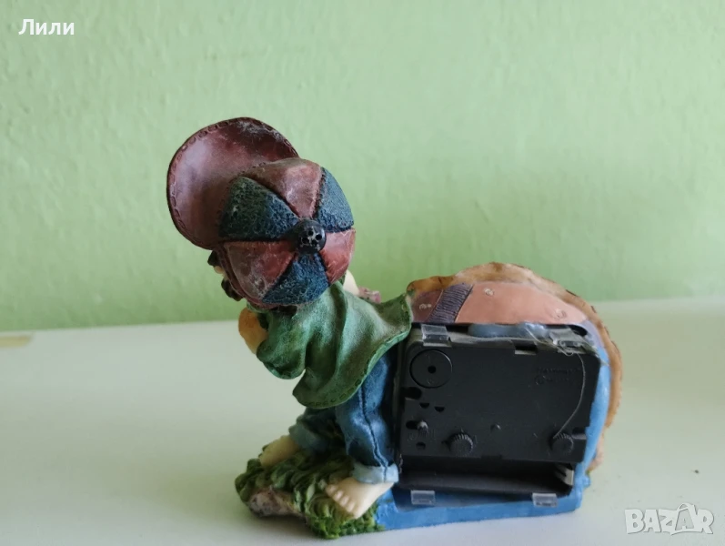 Ретро настолен часовник с момче , снимка 1