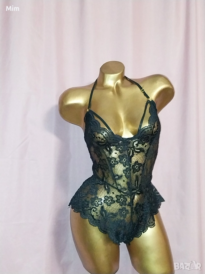 S/M Черно еластично, дантелено боди с отворено дъно , снимка 1