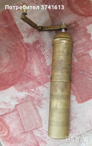 Стара, масивна, бронзова мелница за кафе/подправки., снимка 1