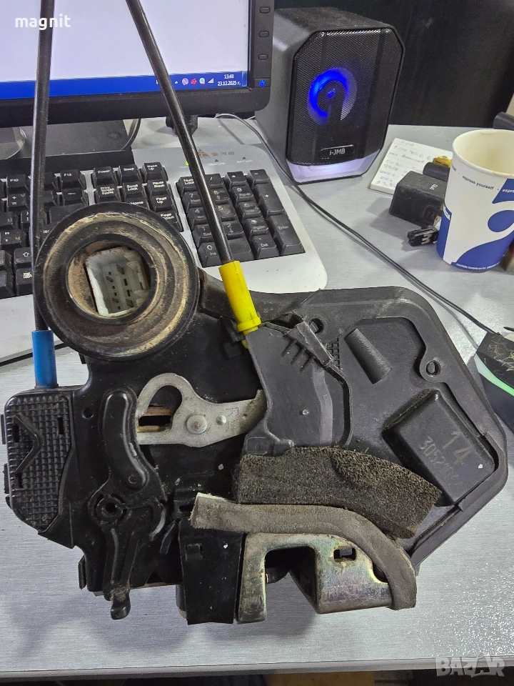 ЗАДНА ДЯСНА БРАВА TOYOTA LAND CRUISER 120 30521064, снимка 1