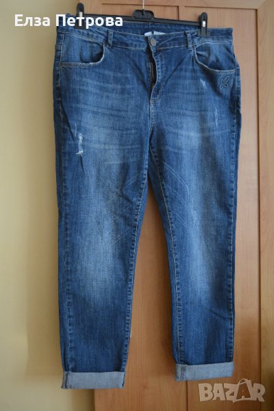 Дамски пролетно-есенни дънки, тъмносини с накъсано и цвете, снимка 1