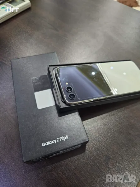 Samsung Z Flip 5 256GB, снимка 1