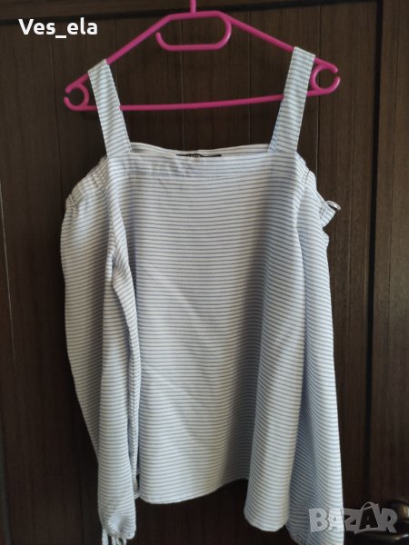 Топ в бяло и синьо с паднали рамене, снимка 1