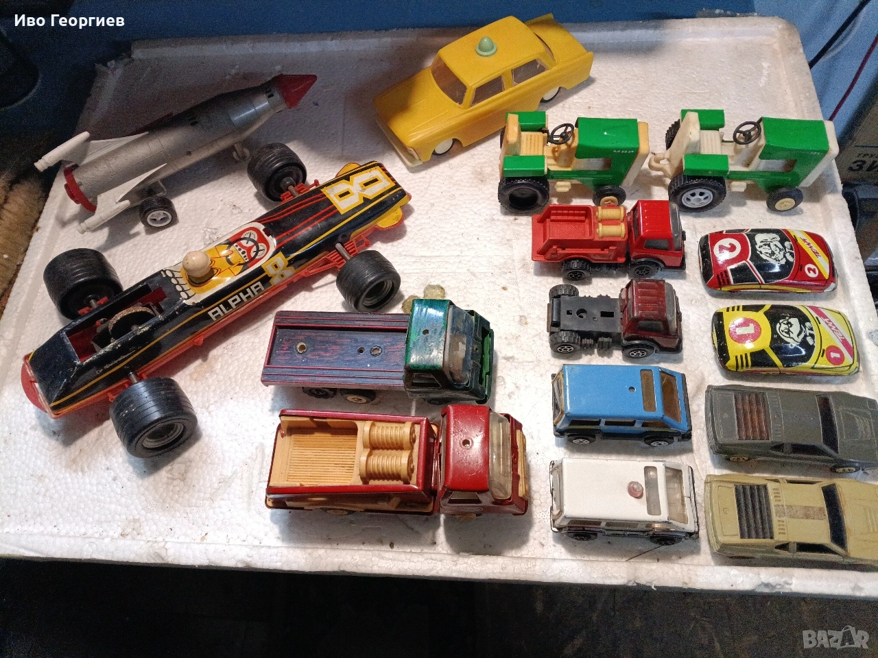 продавам лот стари колички в различни мащаби, снимка 1