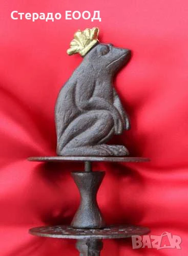 ЧУГУНЕН ВОДАЧ ЗА МАРКУЧ - ЖАБА С КОРОНА, снимка 1