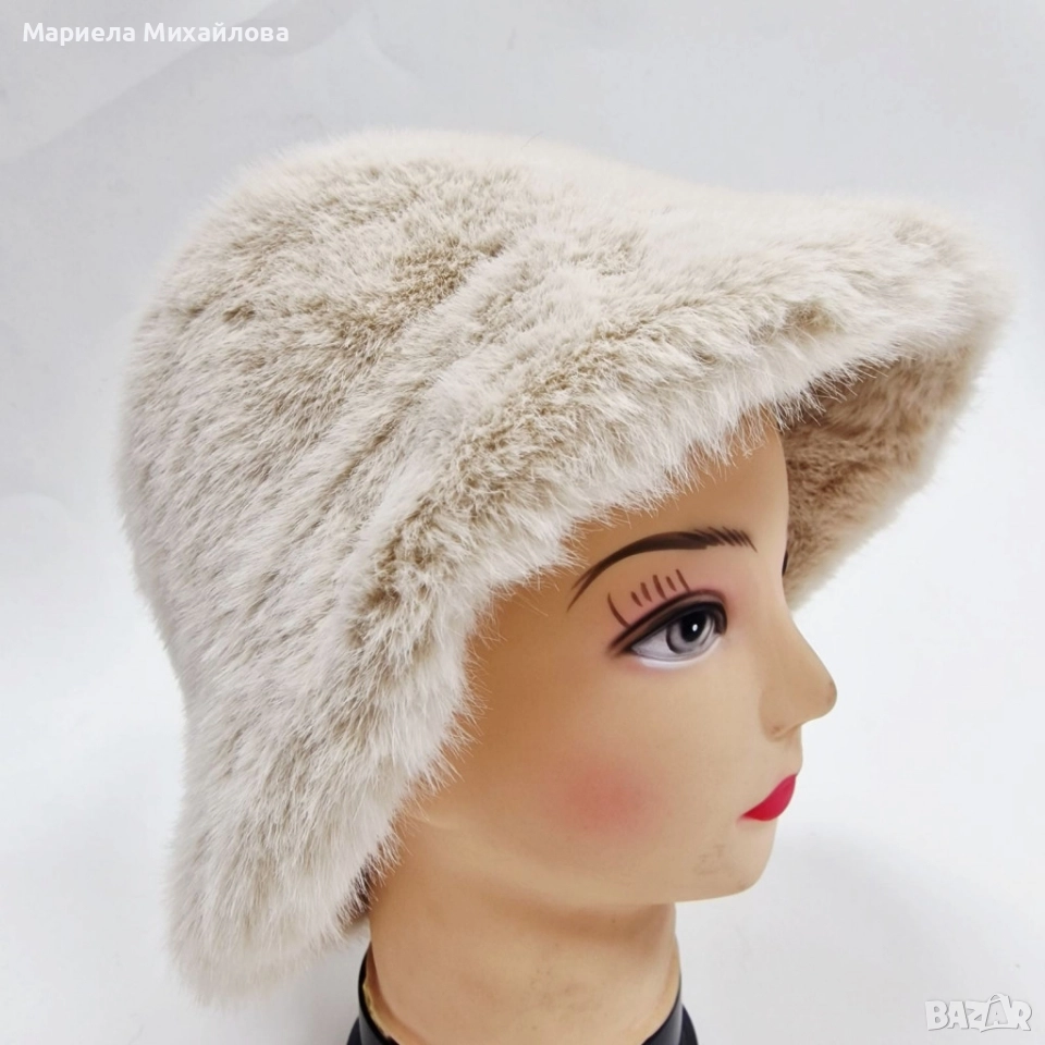Дамска пухкава зимна шапка тип клош, снимка 1