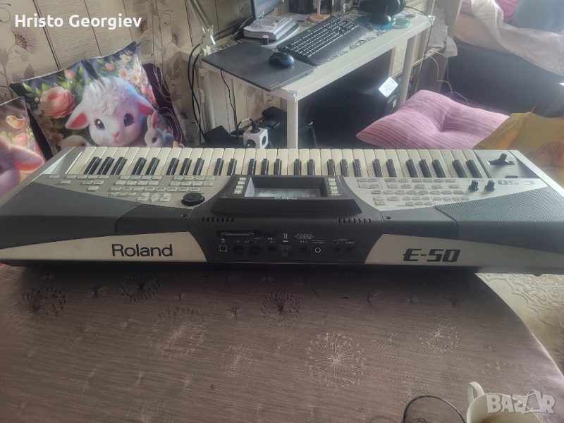 Синтезатор Роланд Е 50, снимка 1