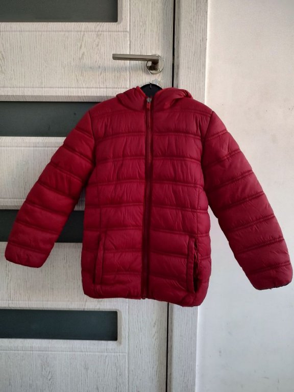 Червено яке размер 110/116 в Детски якета и елеци в гр. Кърджали -  ID38196012 — Bazar.bg