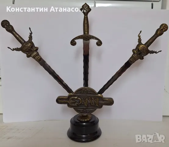 Бронзов сувенир с мечове 