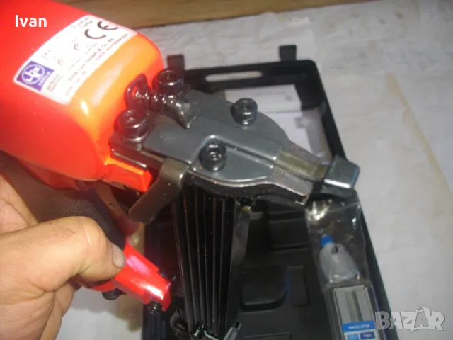 НОВ Малък Немски ПНЕВМАТИЧЕН ТАКЕР за скоби 6-16мм Дърводелски Тапицерски Пълен комплект LUX TOOLS, снимка 6 - Други инструменти - 47532147