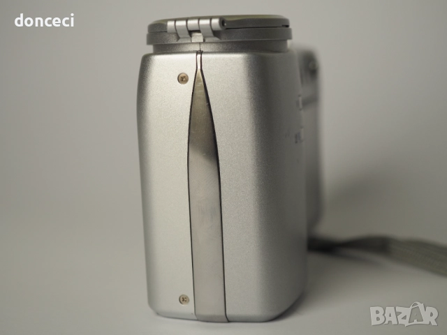 Nikon Coolpix S10 VR фотоапарат, въртящ се, със 6 мегапиксела CCD сензор , всички функции работят, снимка 3 - Фотоапарати - 52328947