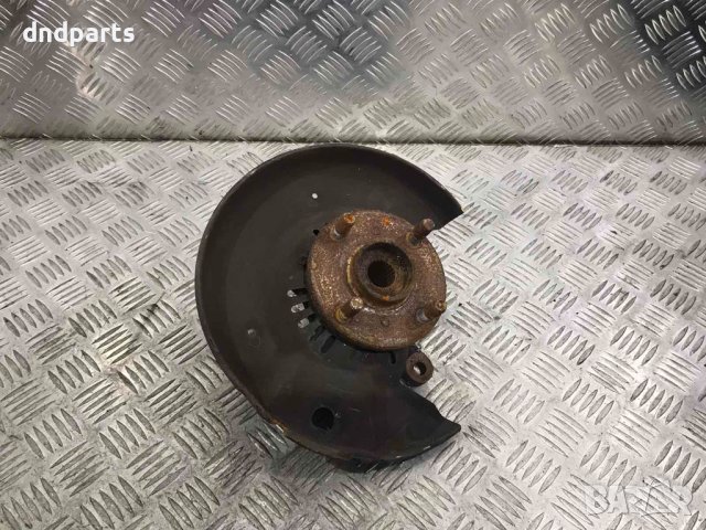 Преден десен шенкел Toyota Yaris Verso 1.3VVT-i,2004г.